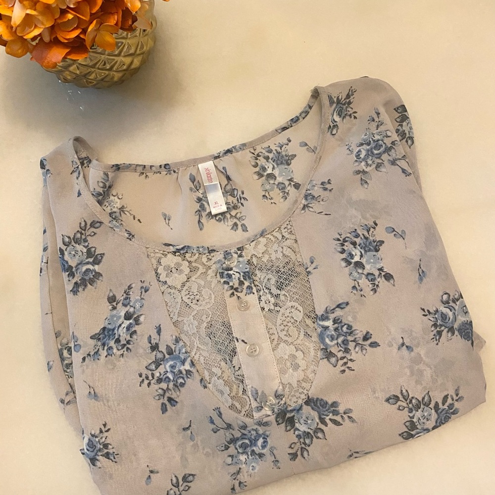 Xhilaration Floral Blouse